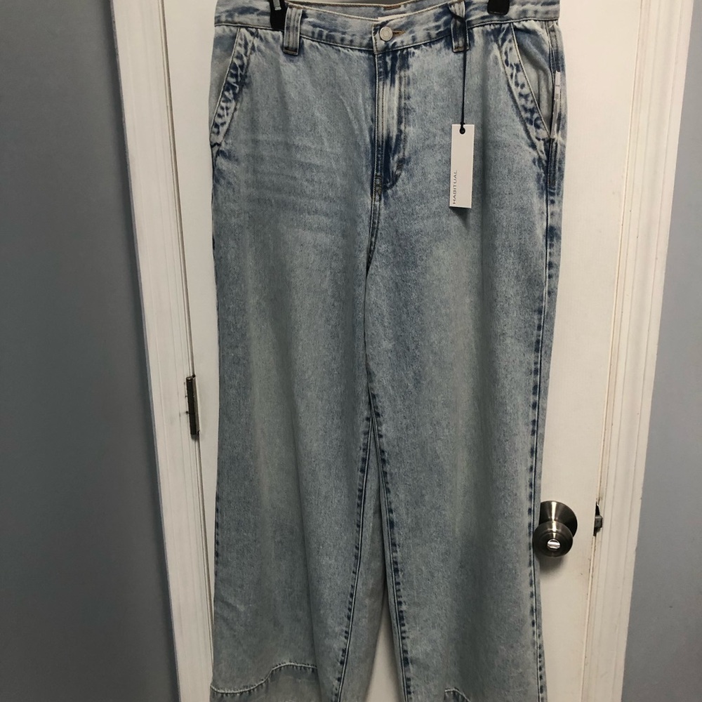 Habitual Women’s Light Wash Jeans 12 / 31 Wide Leg NWT